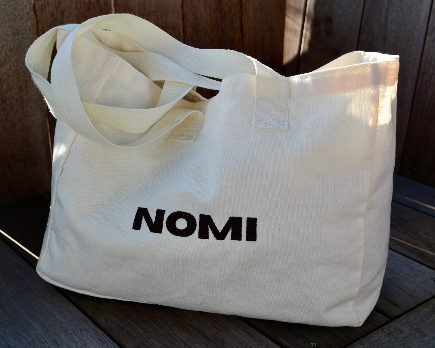 Nomi Tote